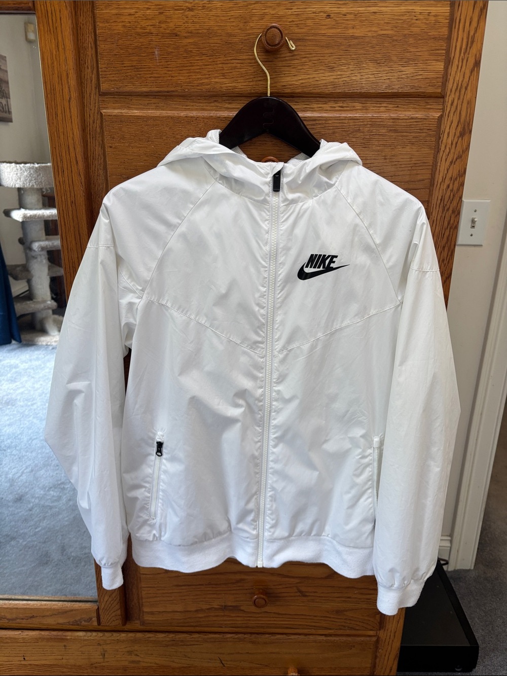 Nike White Hooded Lightweight Windbreaker Jacket